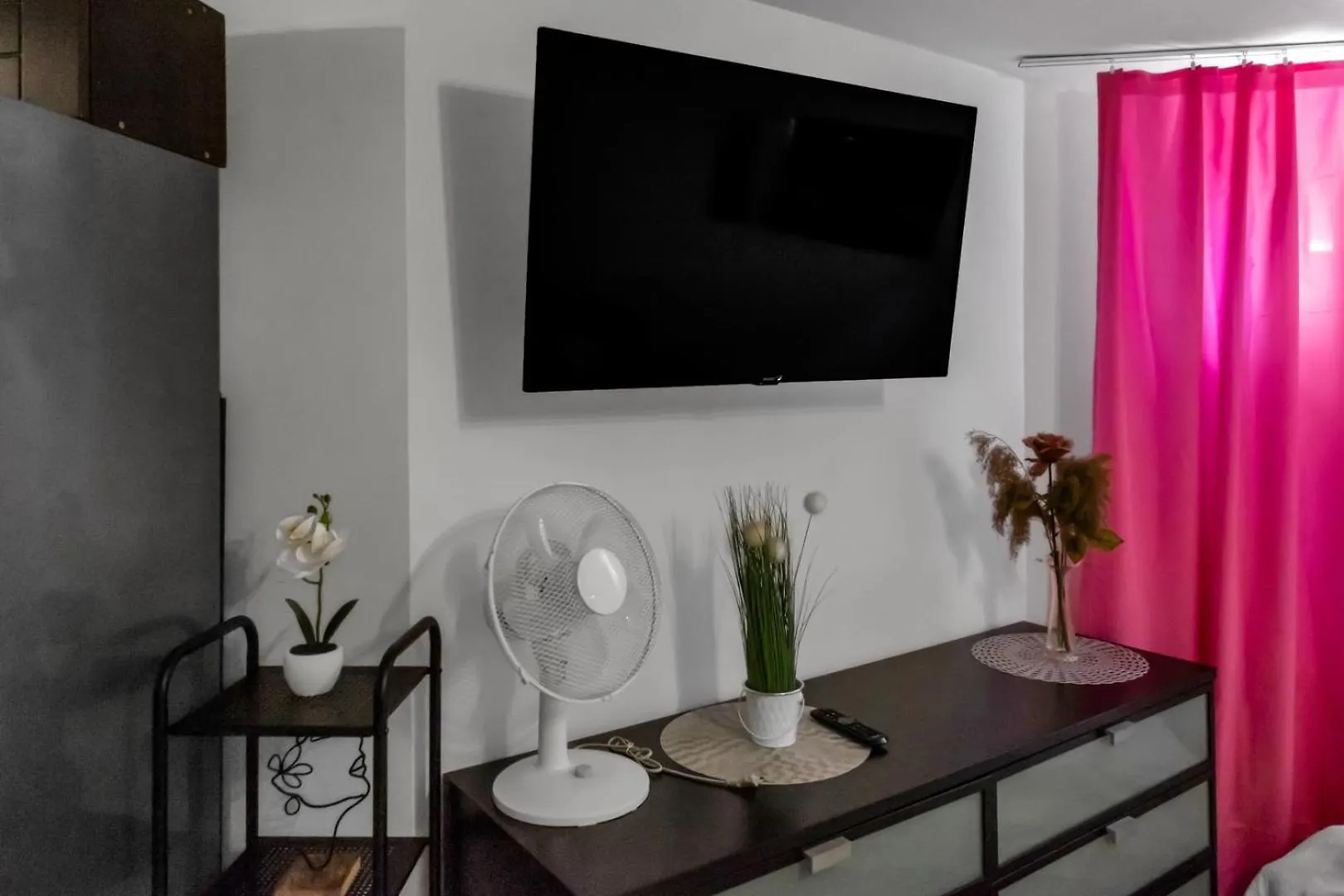 Apartment Warsaw Ochota Studio - Park, Bus&Trains Nearby - By Rentujemy